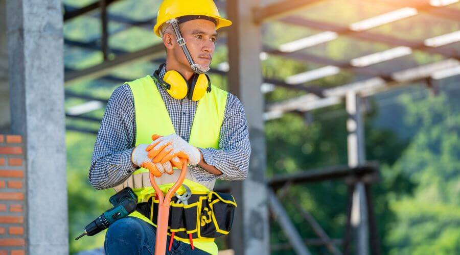 Professional gutter cleaning in Stronghurst, IL